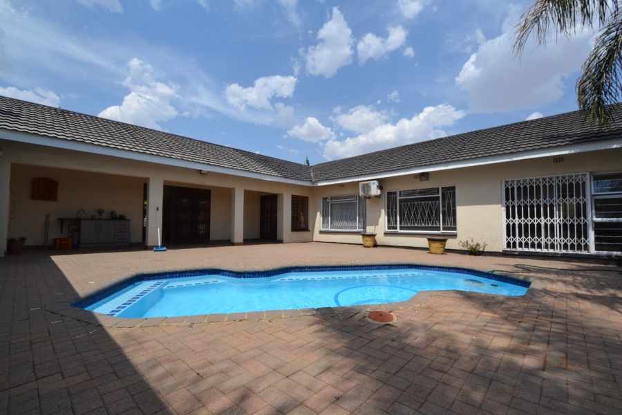 4 Bedroom Property for Sale in Jan Cillierspark Free State